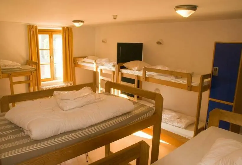 Vuode Makuusalissa, Youth Hostel Vianden