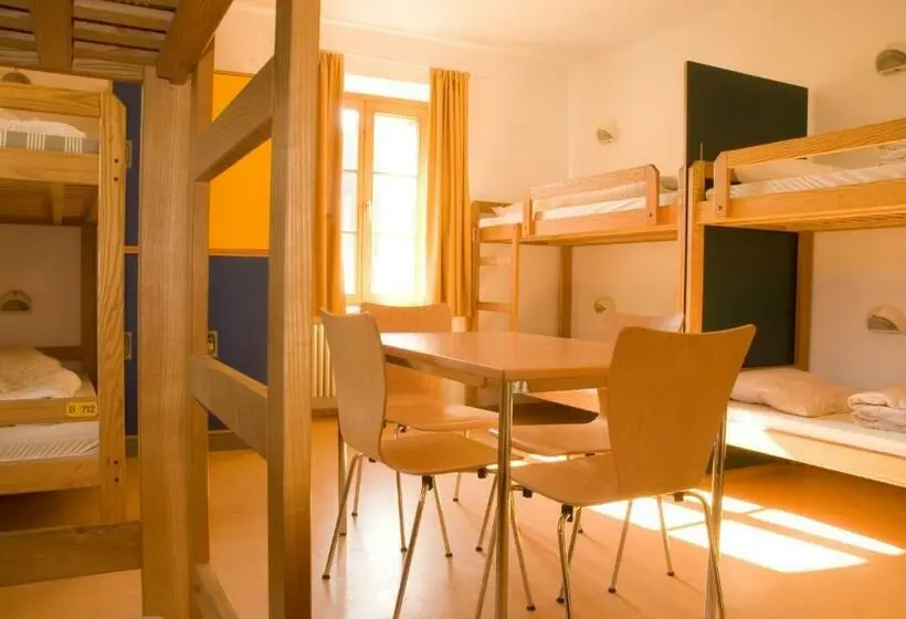 Vuode Makuusalissa, Youth Hostel Vianden