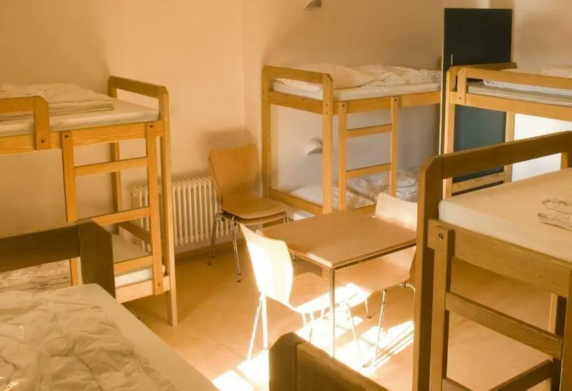 Vuode Makuusalissa, Youth Hostel Vianden