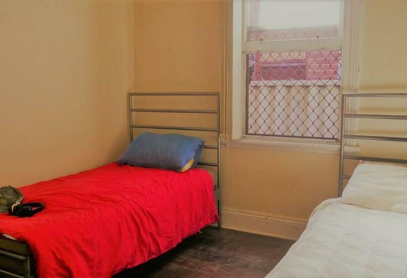 Quarto Estandar, Myozexp Palmerston Lodge