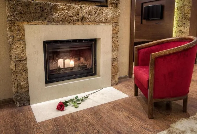デラックススイート, Family Hotel Strannopriemnitza