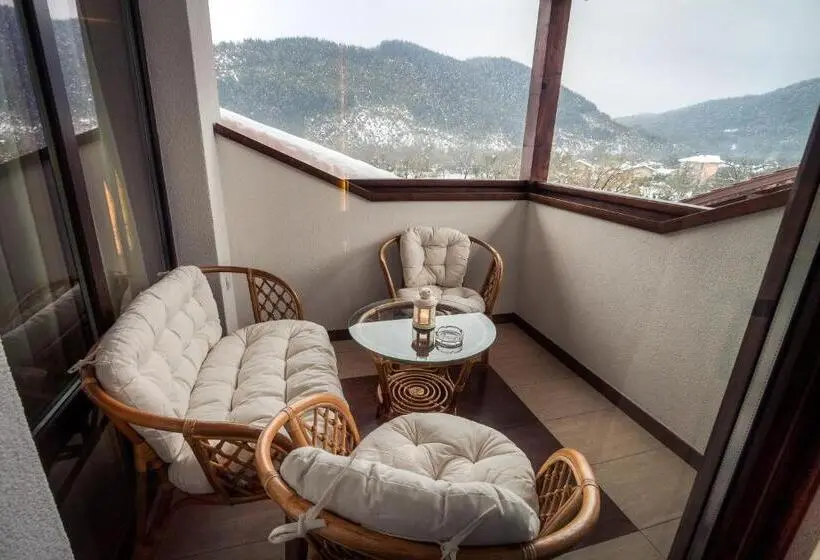 デラックススイート, Family Hotel Strannopriemnitza