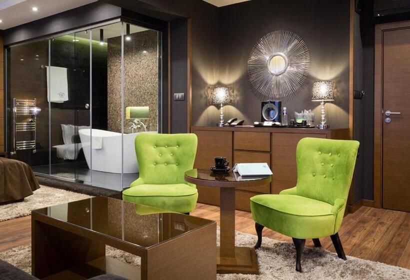 Люкс Deluxe Кровать Кинг, Family Hotel Strannopriemnitza