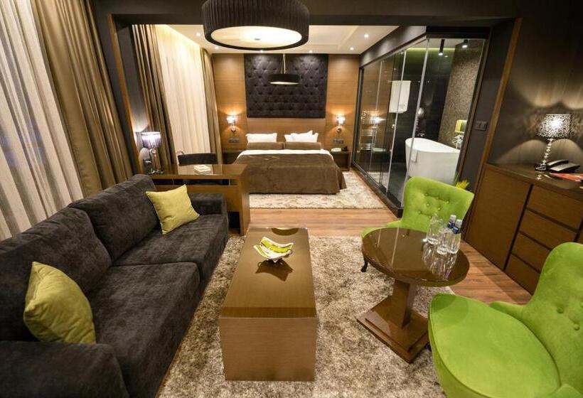 Люкс Deluxe Кровать Кинг, Family Hotel Strannopriemnitza