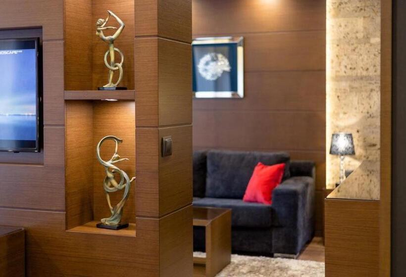 Люкс Deluxe Кровать Кинг, Family Hotel Strannopriemnitza