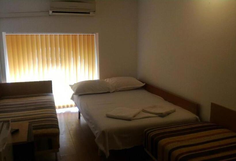 基本三人间, Hostel Ruschuk