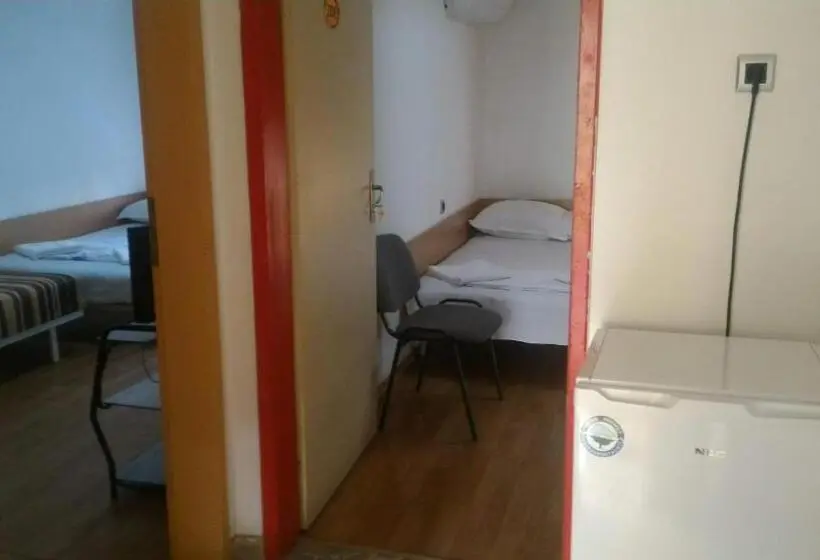 اتاق خانوادگی, Hostel Ruschuk