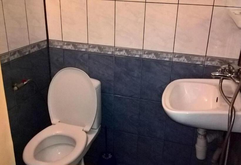 家庭间, Hostel Ruschuk