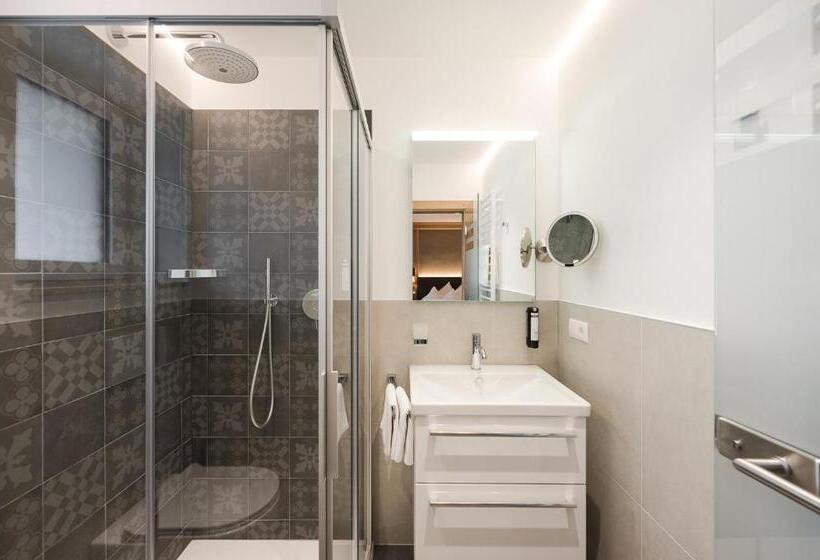 Номер Стандарт с Балконом, Alpenhof