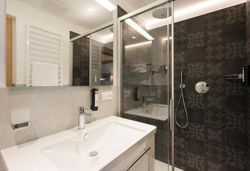 Номер Superior с Балконом, Alpenhof