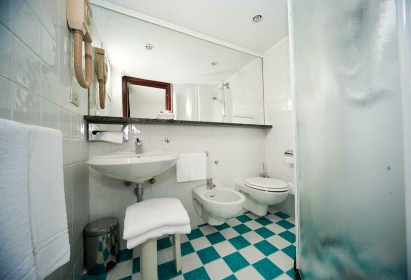 측면 바다 전망 스탠다드 3인룸, Beny