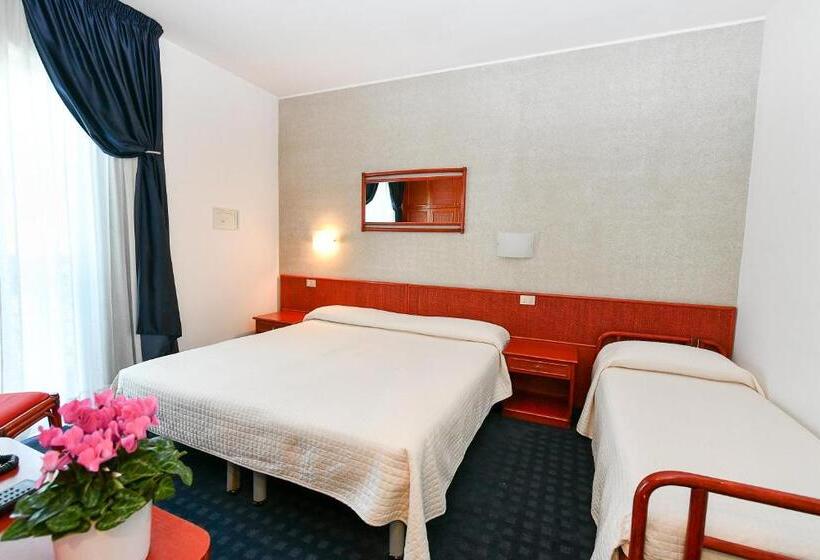 측면 바다 전망 스탠다드 3인룸, Beny