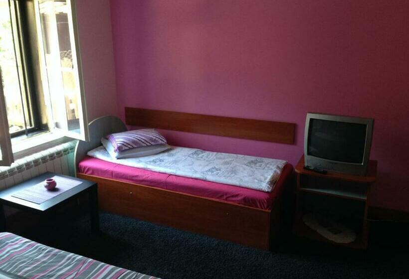 Номер Стандарт Трехместный, Bilyana