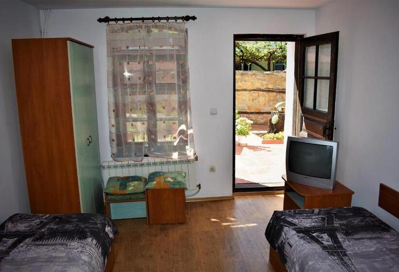 Номер Стандарт, Bilyana