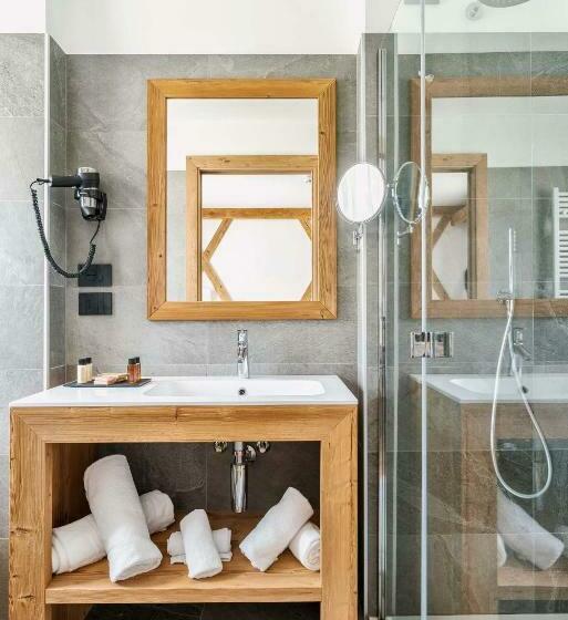 带阳台的豪华间, Camina Suite And Spa