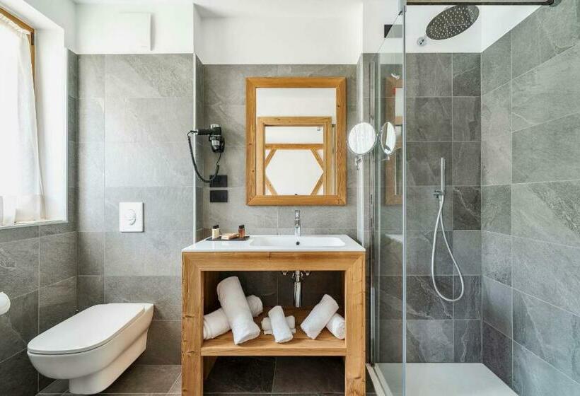 اتاق لوکس با بالکن, Camina Suite And Spa