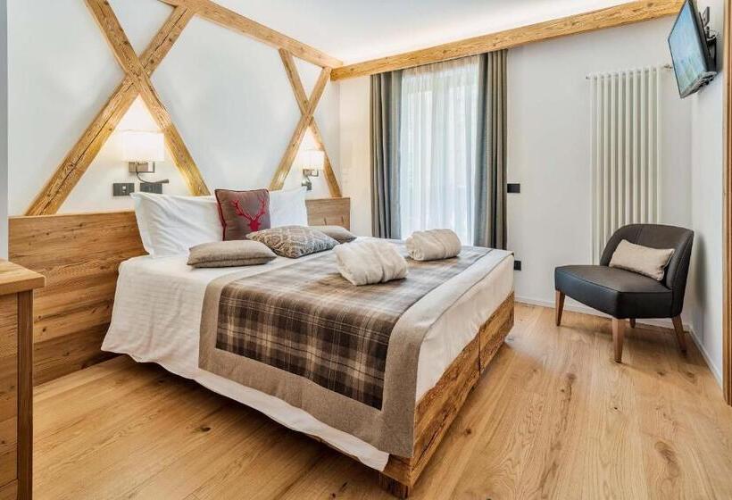 اتاق لوکس با بالکن, Camina Suite And Spa