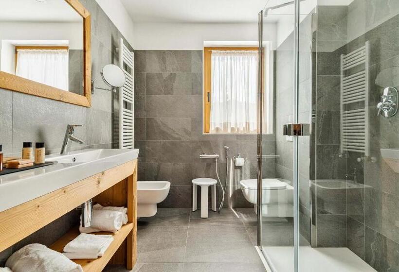 سوییت, Camina Suite And Spa