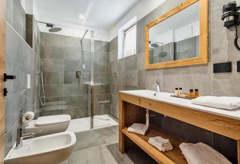 سوییت لوکس, Camina Suite And Spa