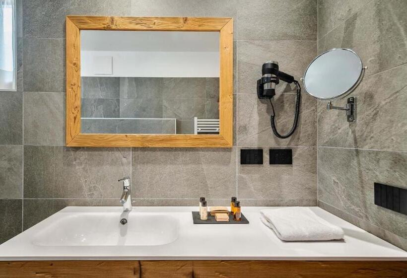 سوییت لوکس, Camina Suite And Spa