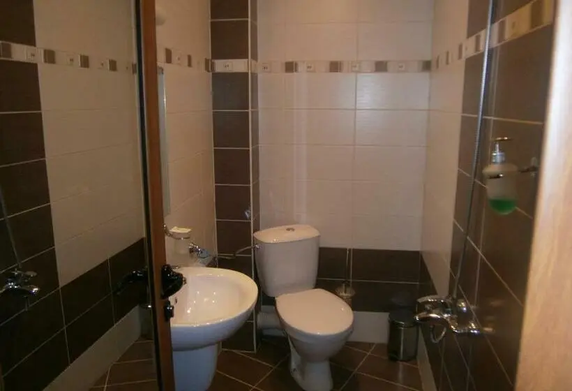 Standard-huone, Evia
