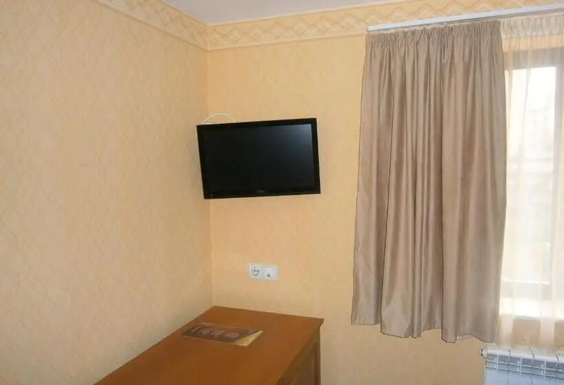 Standard-huone, Evia