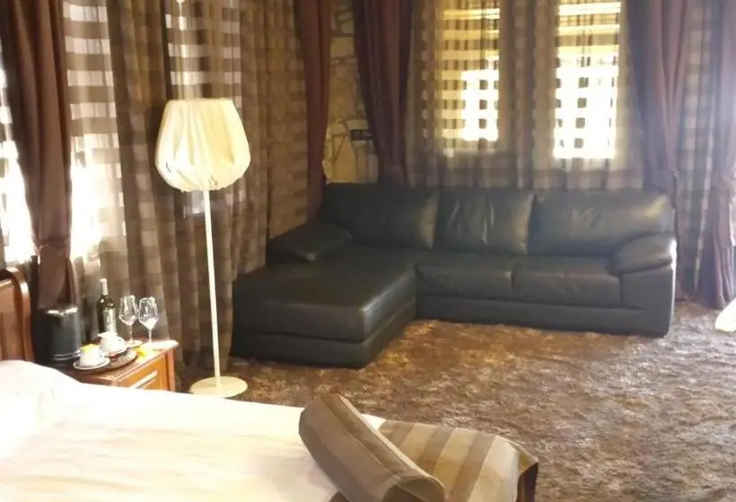 バルコニー付きデラックスルーム, Old House Glavatarski Han