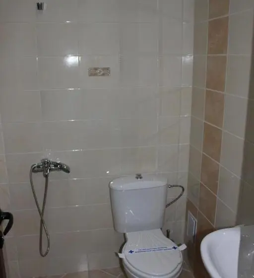 Standard Kolmen Hengen Huone, Podkovata