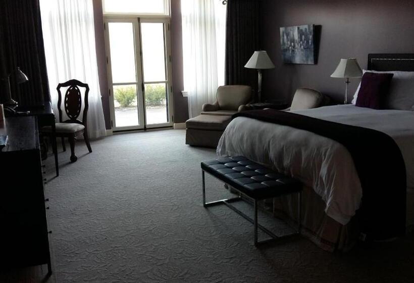 带大床的标准间, The Bruce