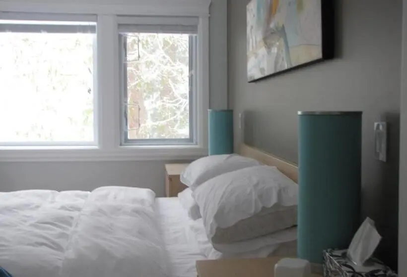اتاق لوکس با تخت بزرگ, Riverfront Bed And Breakfast