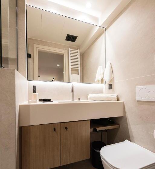 Superior suite with pool view, Revi Mountain Resort