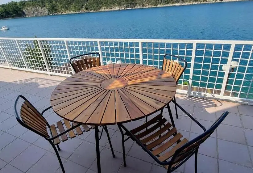 オーシャンビューデラックスルームバルコニー付き, Villa Riva