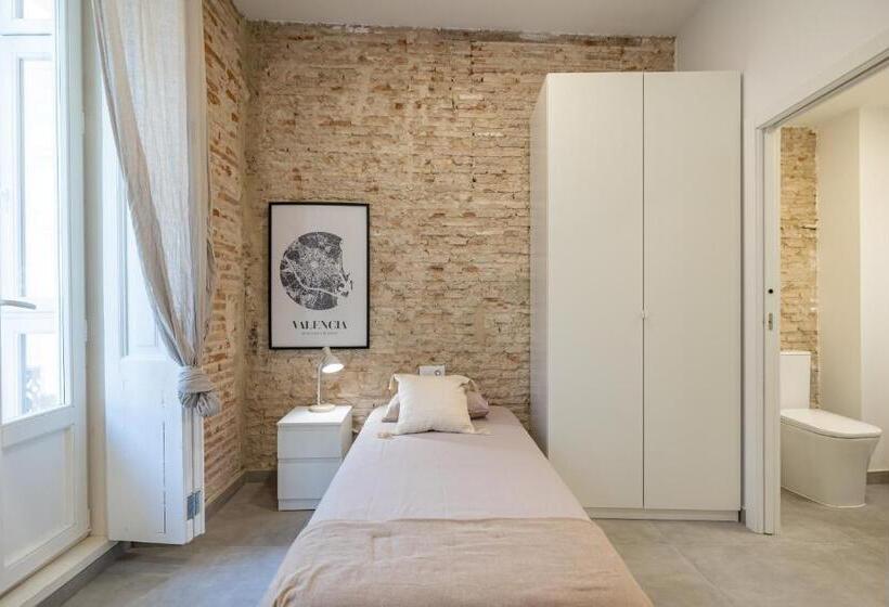 غرفة قياسية فردية, Residencia Universitaria Trinitarios