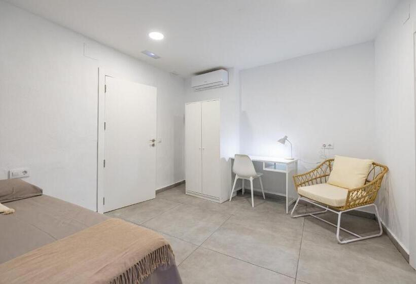 غرفة قياسية فردية لذوى الإحتياجات الخاصة, Residencia Universitaria Trinitarios