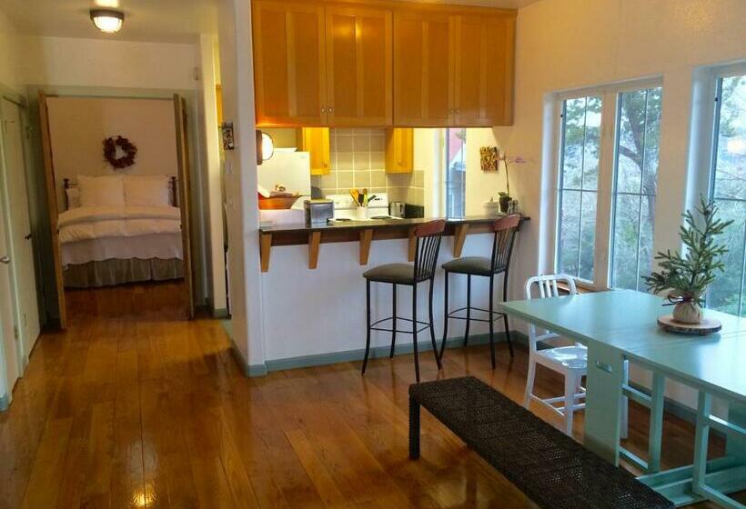 Family Suite, The Rivery Retreat, Choose From Luxury Guesthouse Cabin Or Suite In Lake Austin Hill Country