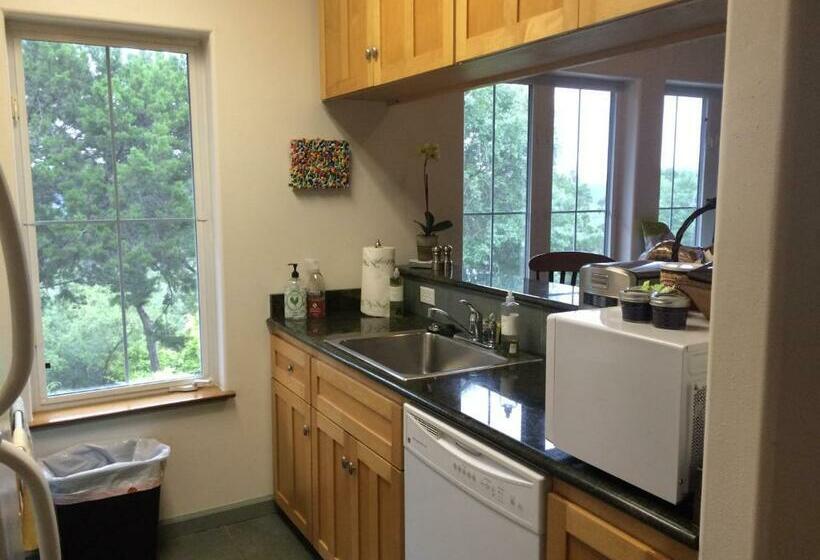 Family Suite, The Rivery Retreat, Choose From Luxury Guesthouse Cabin Or Suite In Lake Austin Hill Country
