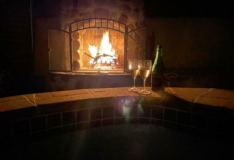 Family Suite, The Rivery Retreat, Choose From Luxury Guesthouse Cabin Or Suite In Lake Austin Hill Country