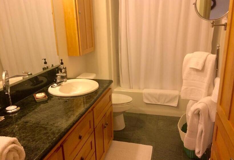 Family Suite, The Rivery Retreat, Choose From Luxury Guesthouse Cabin Or Suite In Lake Austin Hill Country