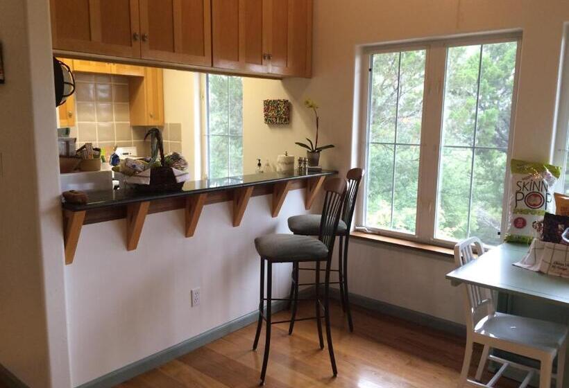 Family Suite, The Rivery Retreat, Choose From Luxury Guesthouse Cabin Or Suite In Lake Austin Hill Country