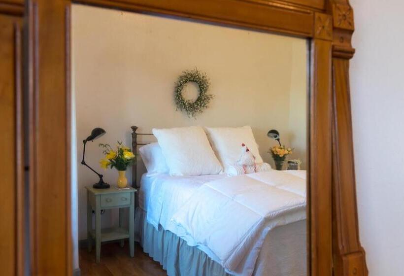 Family Suite, The Rivery Retreat, Choose From Luxury Guesthouse Cabin Or Suite In Lake Austin Hill Country