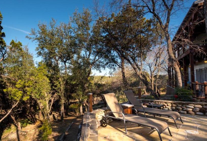 Люкс Вид на Бассейн, The Rivery Retreat, Choose From Luxury Guesthouse Cabin Or Suite In Lake Austin Hill Country