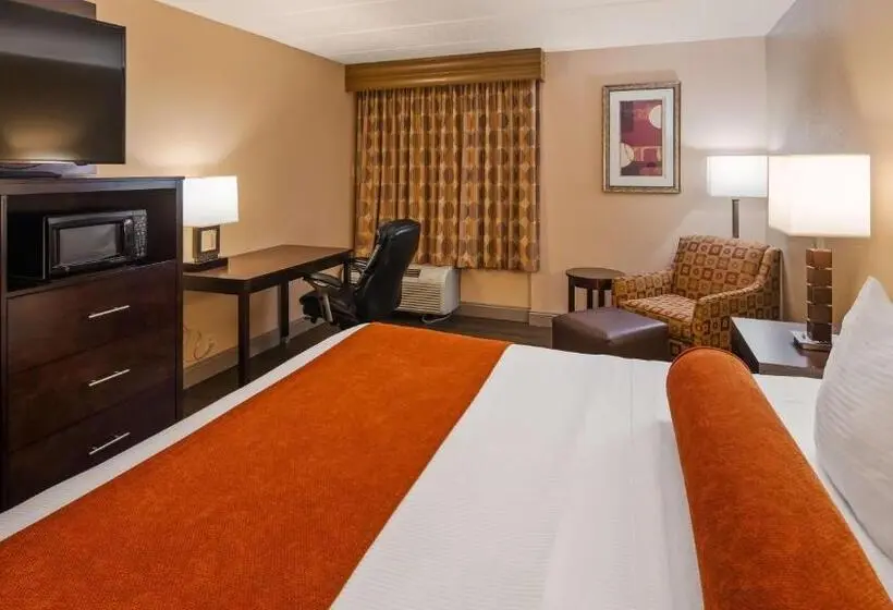 身障者適用キングサイズベッドルーム, Best Western Crossroads Of The Bluffs