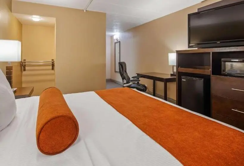 身障者適用キングサイズベッドルーム, Best Western Crossroads Of The Bluffs