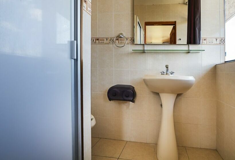 Pokój Standard, De La Loma