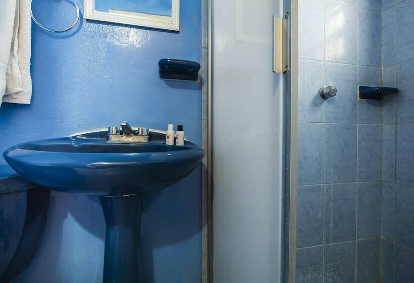 Pokój Standard, De La Loma