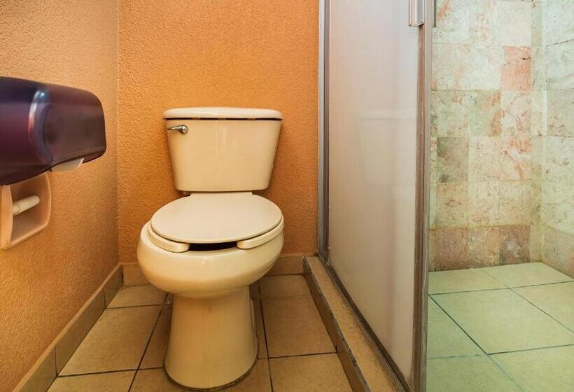 Pokój Standard, De La Loma