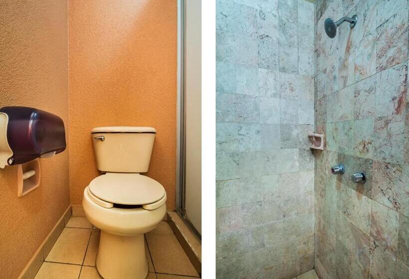 Pokój Standard, De La Loma