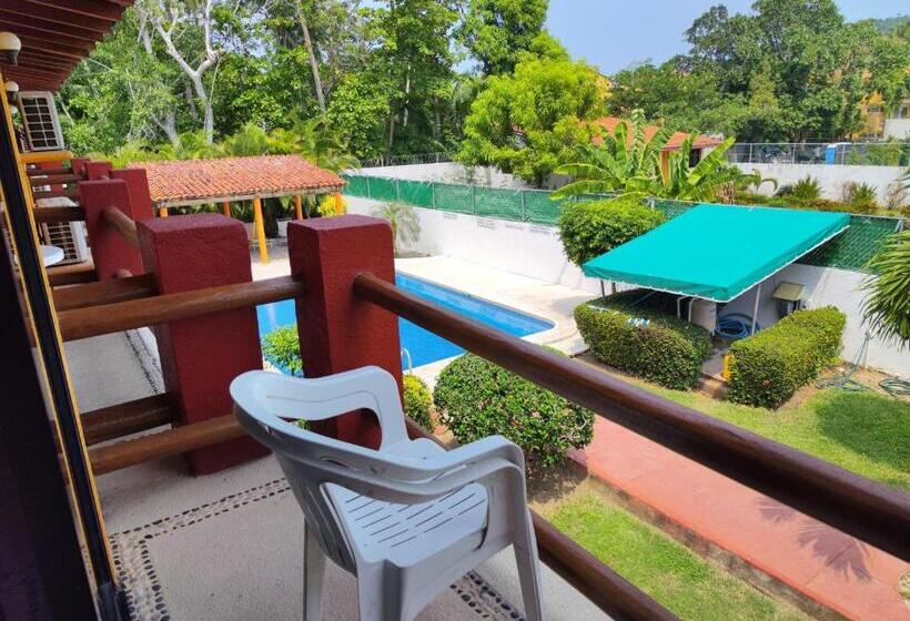 غرفه قياسيه سريرين مزدوجين, J.b