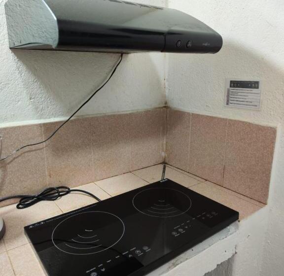 بنجلو قياسى, J.b