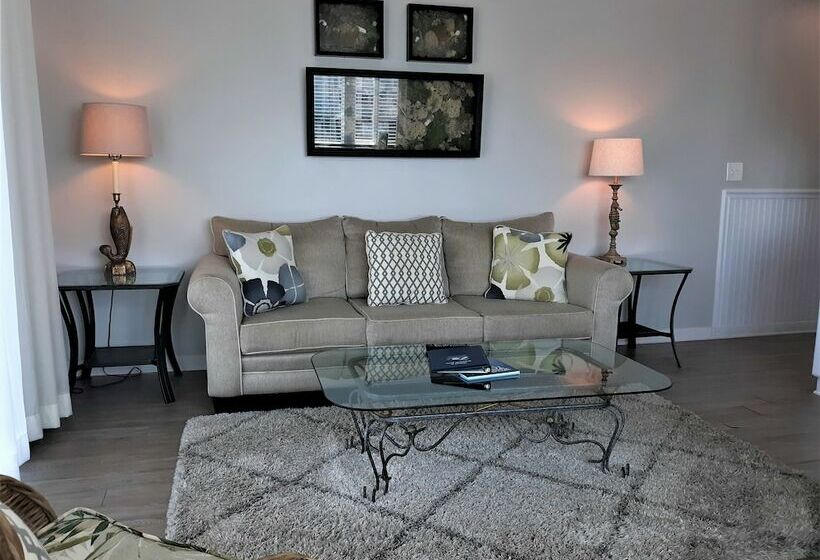 جناح مطلّ علي البحر, Sandpeddler Inn And Suites